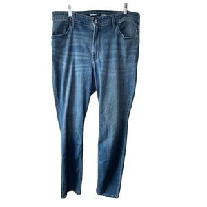 Old Navy High-Rise WOW Straight Medium Rinse Jeans Women's Size 16